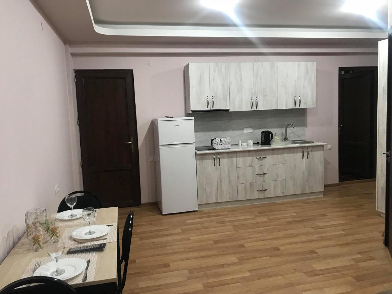 Hotel Caucasus Tbilisi Eksteriør bilde