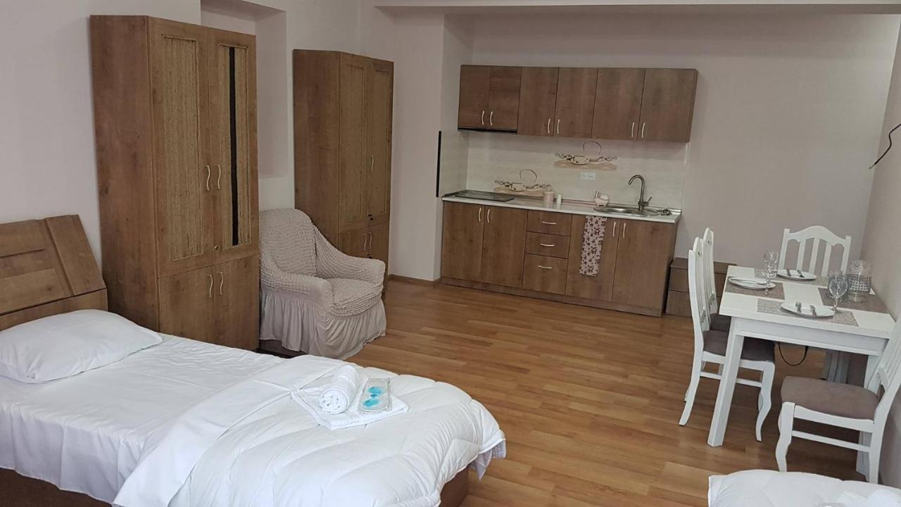 Hotel Caucasus Tbilisi Eksteriør bilde